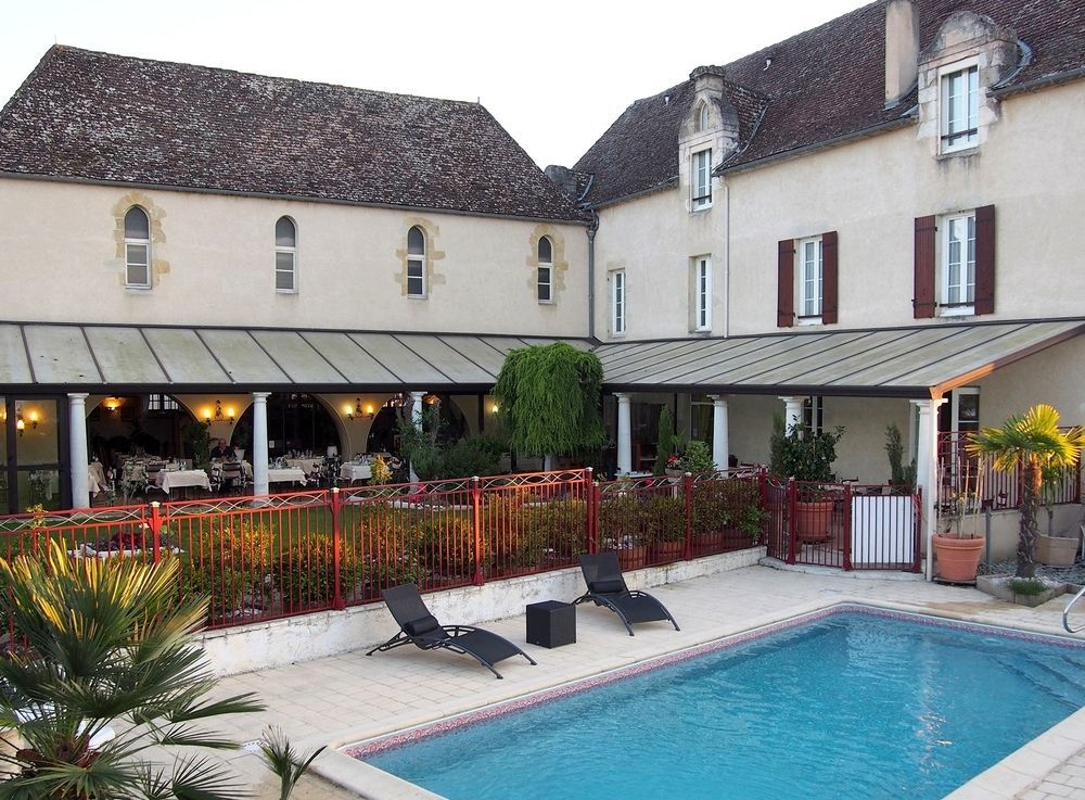 Logis Hostellerie Des Ducs Duras Экстерьер фото